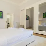 Hemeras Boutique Homes - Super Central Luxury Apartments