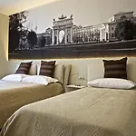 B&B Doria 44