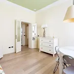 Corso Vercelli Elegant Apartment