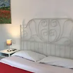 Farini Rooms