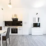 Central Station Studio By Flatscollection