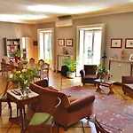 B&B Bonaparte Suites