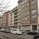 Suitelowcost Papiniano