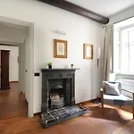 Canonica Apartment