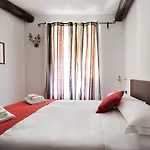 Canonica Apartment
