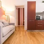 Joivy Bright Apartment For 4 Next To City Life