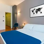 5 Bedrooms Apartment In The City Center