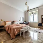 Joivy Sophisticated 3-Bed Flat With Desk