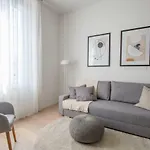Luxury And Spacious Apartment