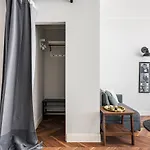 Wide And Bright Two Bedroom Apartment- Via Freguglia