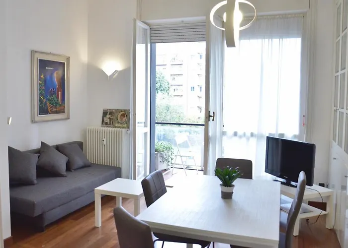 New Renovated Apartment With Balcony Porta Romana