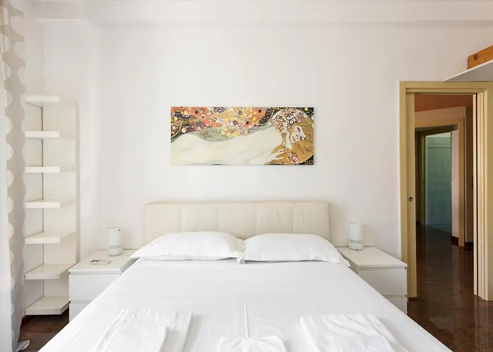 Beautiful Apartment Next To Sempione And City Life - Viale Teodorico