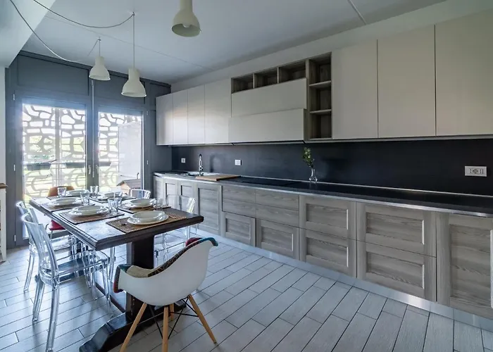 The Best Rent - Spacious Four-Bedroom Apartment Close To Forlanini Distrct