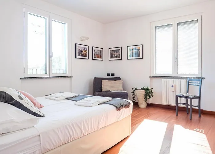 Bright One-Bedroom Apartment With Terrace In Milan