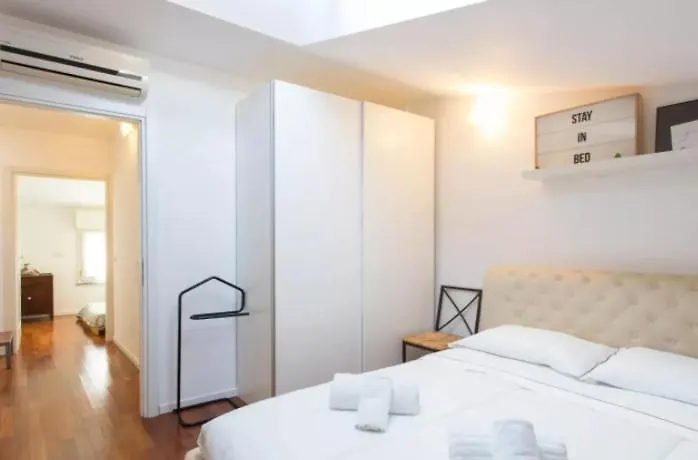Vintage Apartment In Corvetto Area