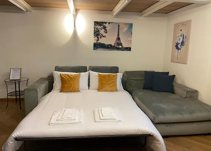 Pvr Guest House