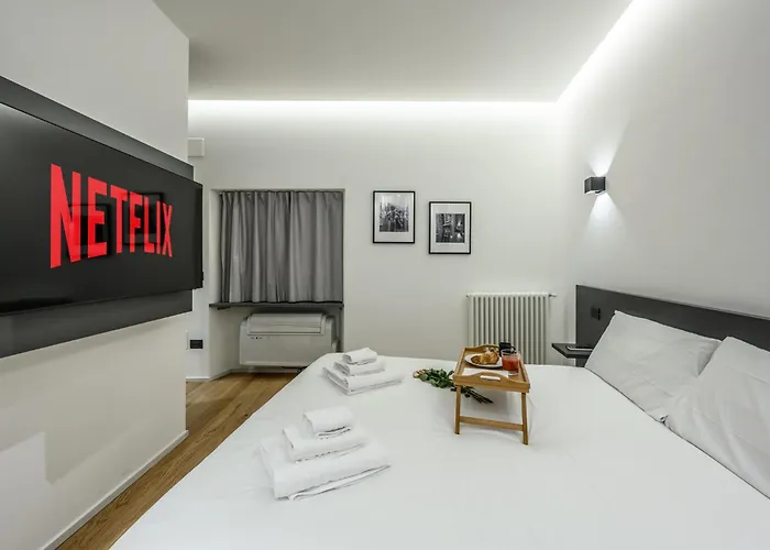 Deluxe Apartment In Brera-Duomo, Near Metro