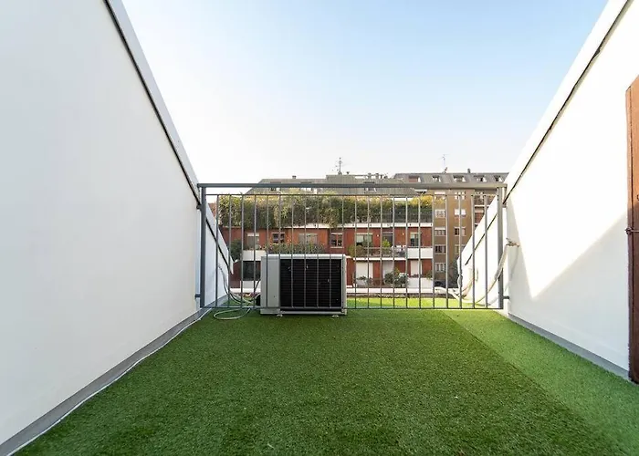5 Giornate Apt Con Terrazzo E Garage Privato