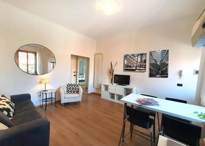Convenienza E Ottimo Collegamento Coi Mezzi - Imbriani Urban Retreat