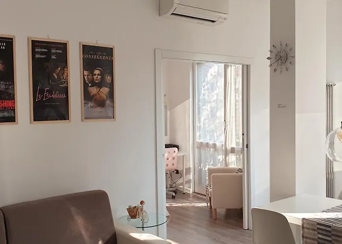 Pomezia 10-Central Apartment