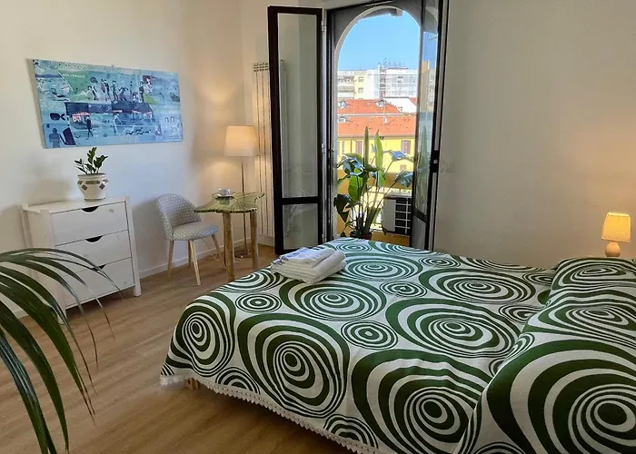 Liberty Apartment In Milan