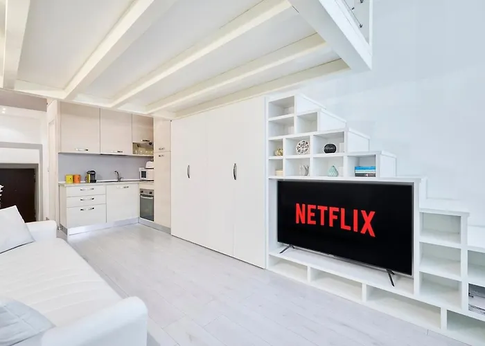 Modern Loft In Milan\'S Heart