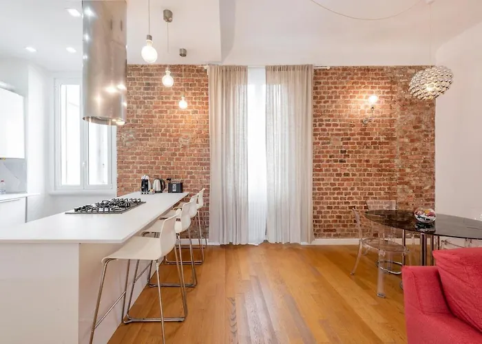 Luxury 3 Bedrooms Apt - B Home