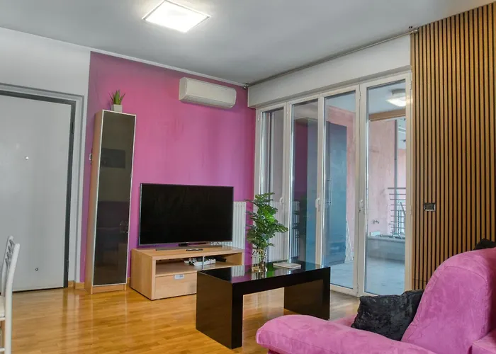 Cozy And Charming 2-Bedroom In Isola With Big Terrace