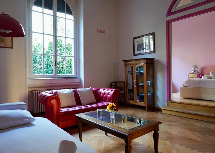 Eschilo In Rosa: Charme E Design