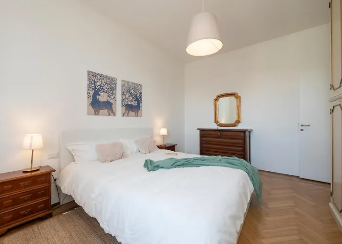 Xenia Apartments - Newly Renovated Apartment