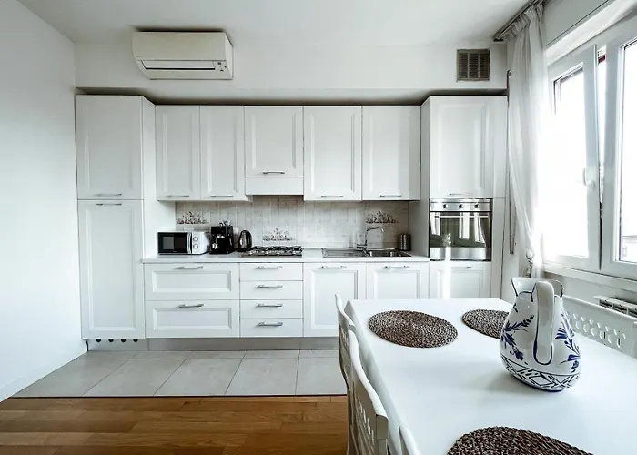 White Pearl - Citycenter - Large & Elegant Flat
