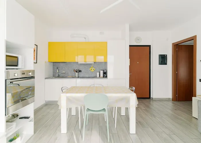 Precotto - G Pirelli - Bilocale Con Ampio Balcone