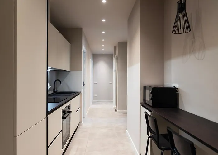 Youhosty - 3 Bedroom Apartment Citta Studi