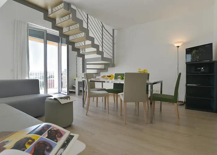 Balduccio Da Pisa Halldis Apartments