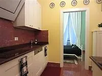 Temporary House - Via Della Moscova