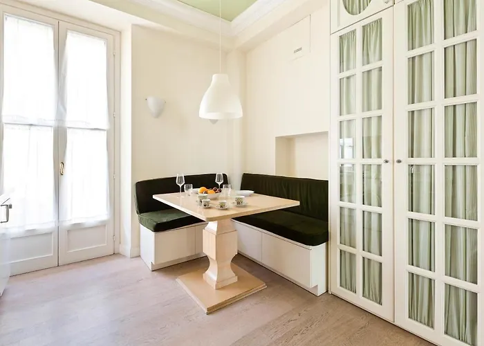 Corso Vercelli Elegant Apartment