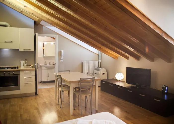 Porta Venezia Attic Flat