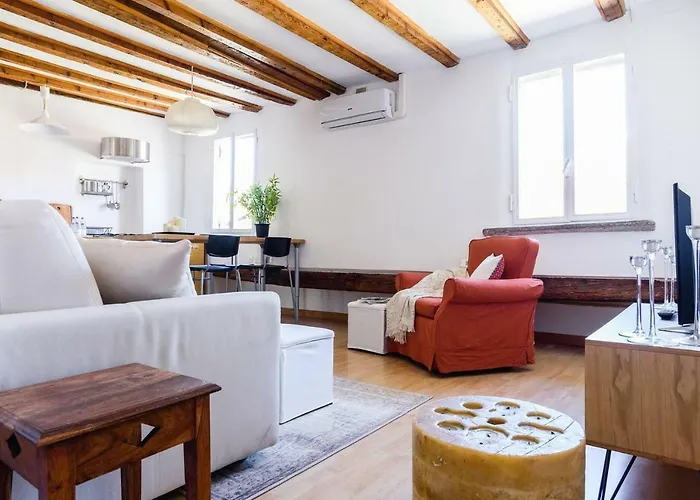 Altido Cozy Apt For 4 Close To Basilica Di Sant\'Ambrogio