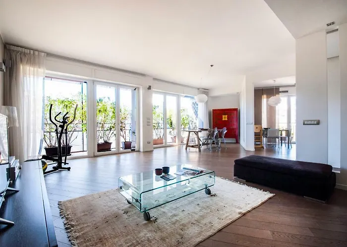 Milano Lush Contemporary Flat