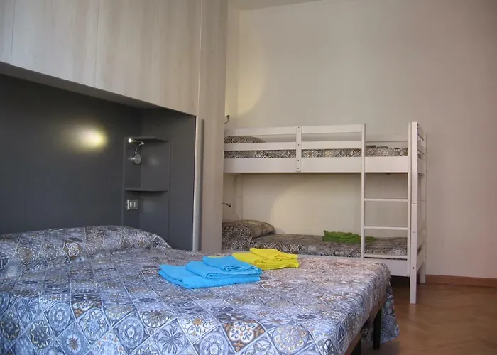 M1 Pasteur Holiday Home