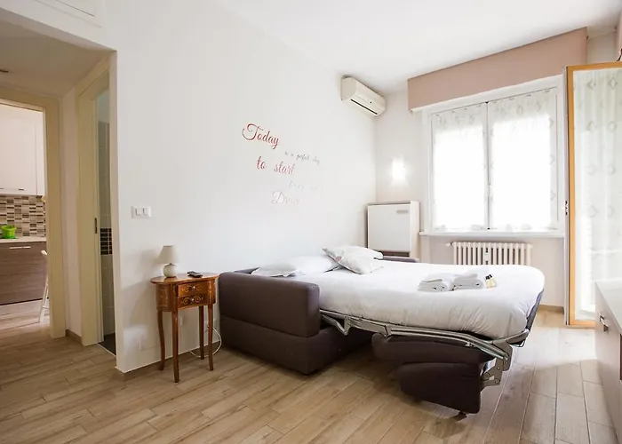 Lorenteggio Studio Apt