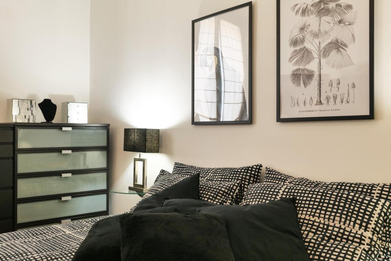 Cadorna Center Studio-by Flatscollection Apartment