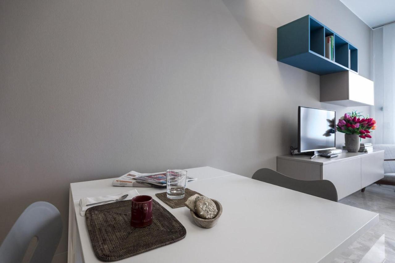 Contempora - Elvezia 8 - E14 * Milan