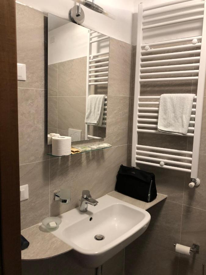Nuovo Hotel *