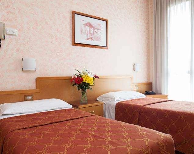 Ih Argonne Park Aparthotel 3*