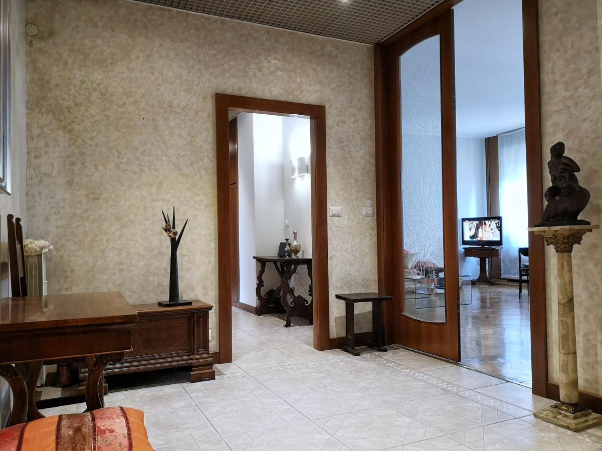 Laura's Milano