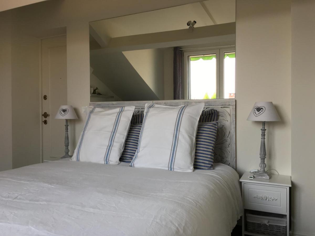 Pied A Terre With Terrazza In Center *