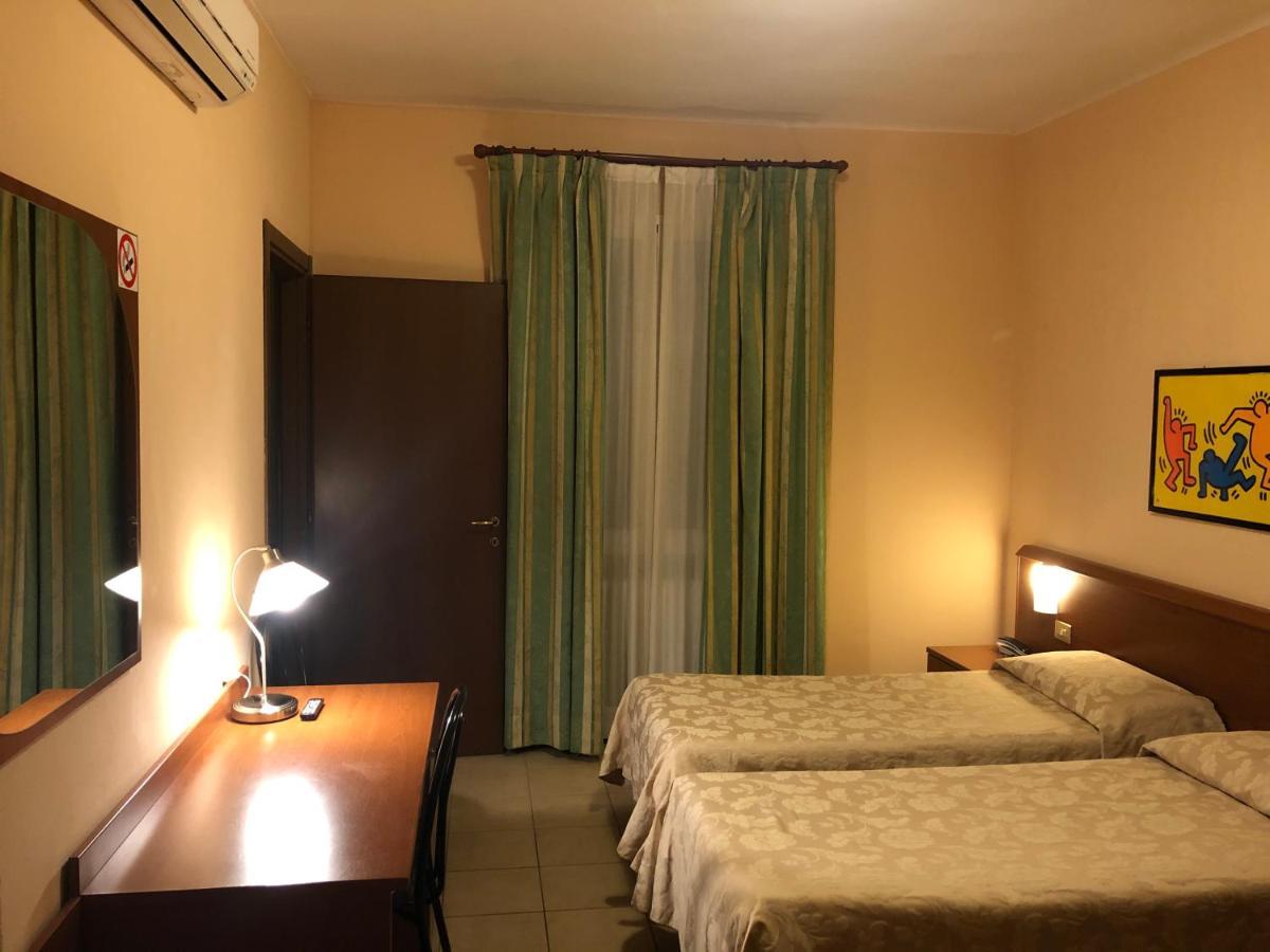 Paradiso Hotel 2*