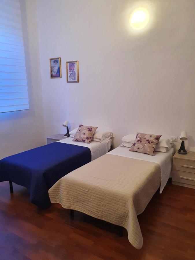 The Centre Junior - Free Parking Per Selected Rate And Car Keys Must At Garage - Zone Arco Della Pace - Castello Sforzesco -last Supper -nearest Metro Subway Greenline M2 Moscova Milan