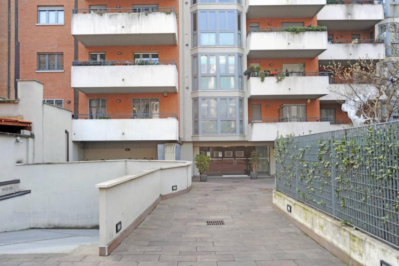 Rent * Milan